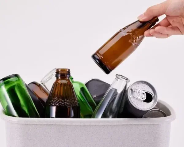 usaha daur ulang botol kaca bali